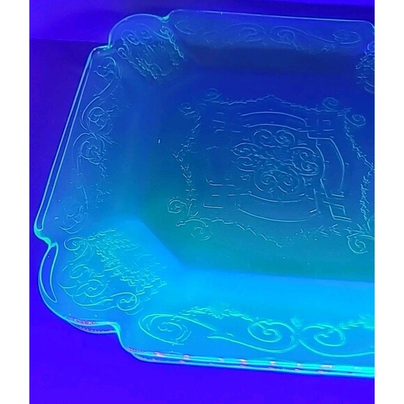 Vintage 2 Lorain Green Luncheon Plates By Indiana Glass 7.75" 1930's Chips - Picture 7 of 8